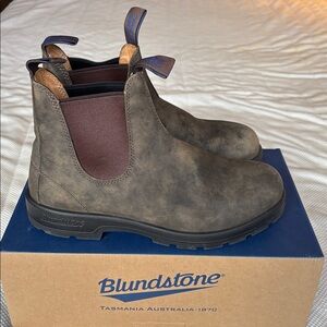 Blundstone 584 Thermal Elastic Sided Boot
Au/UK 7, USAM 8, USAW 10
Rustic Brown